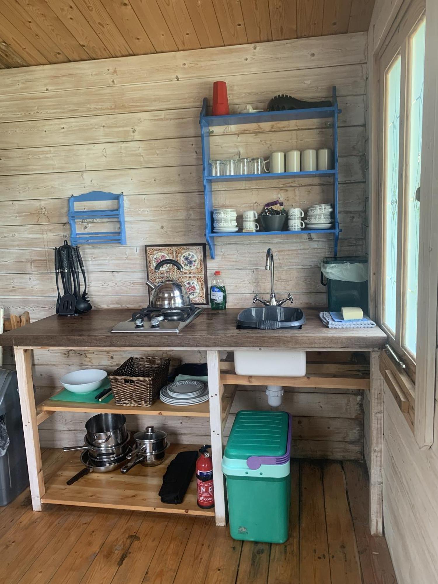 Ceridwen Glamping, Double Decker Bus And Yurts Hotell Llandysul Exteriör bild