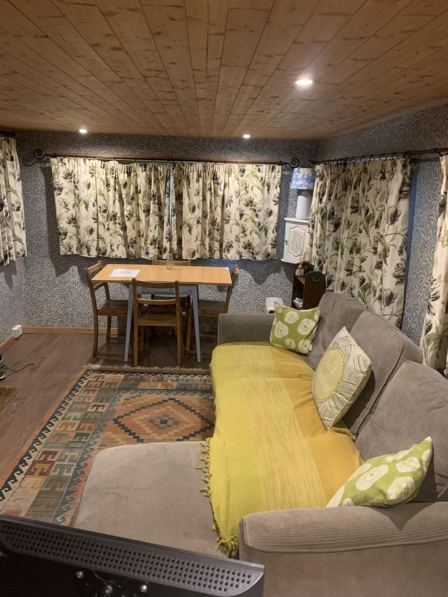 Ceridwen Glamping, Double Decker Bus And Yurts Hotell Llandysul Exteriör bild