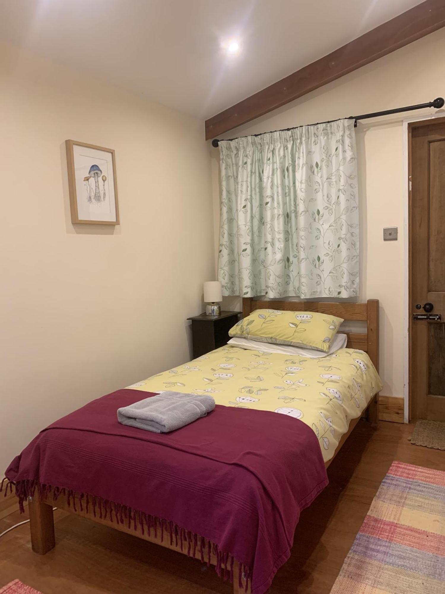 Ceridwen Glamping, Double Decker Bus And Yurts Hotell Llandysul Exteriör bild