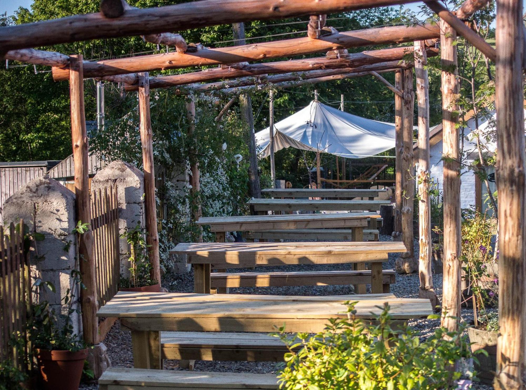 Ceridwen Glamping, Double Decker Bus And Yurts Hotell Llandysul Exteriör bild